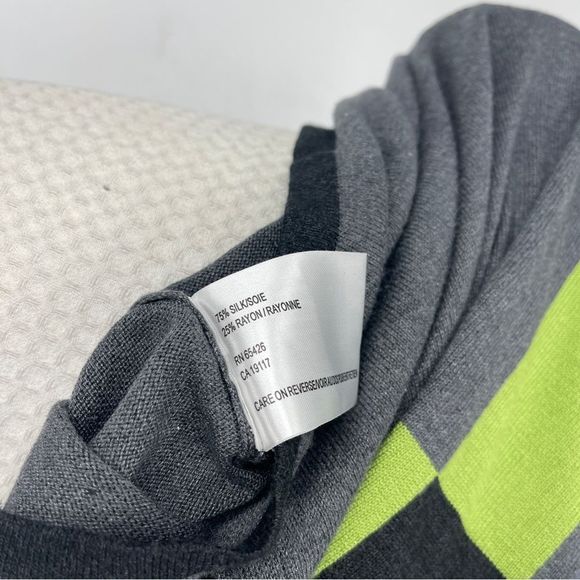 David Brooks Color Block Sweater – Blue, Green & Gray
Size Medium - Picture 10 of 13